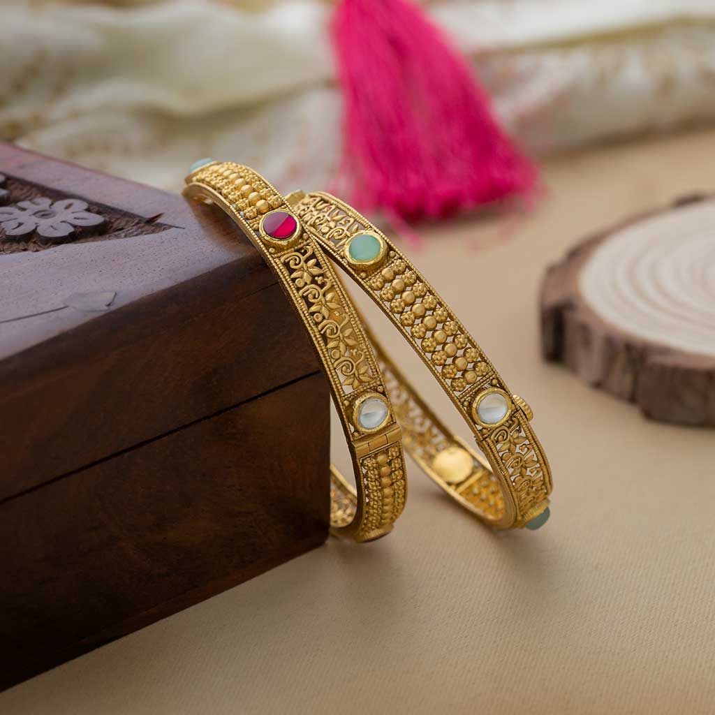 Jewelegance - Delicately designed bracelet for that royal look... . #Shop  on https://www.jewelegance.com/product-detail/5082 . #myjewelegance # jewelegance #bracelet #braceletoftheday #jewelleryblog | Facebook